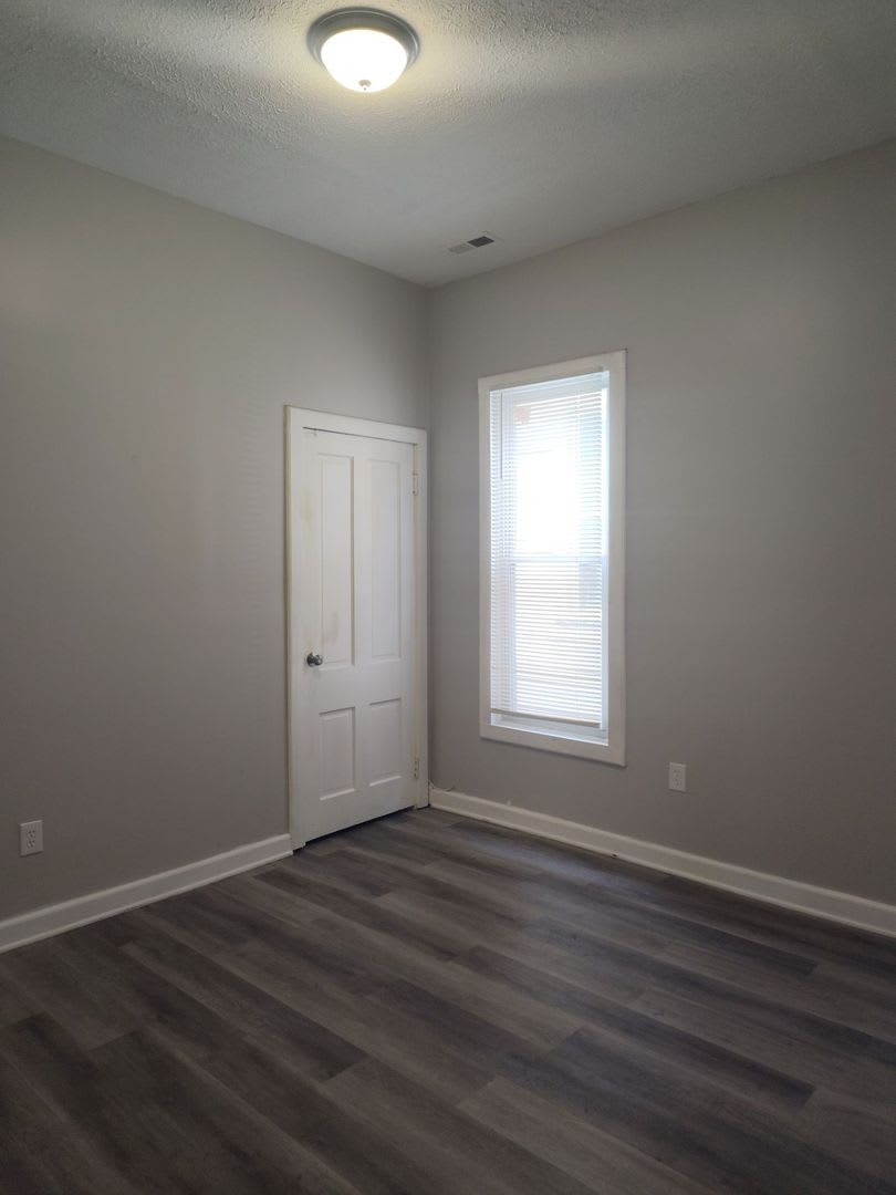 Home located in Historic part of New Albany – photo 3