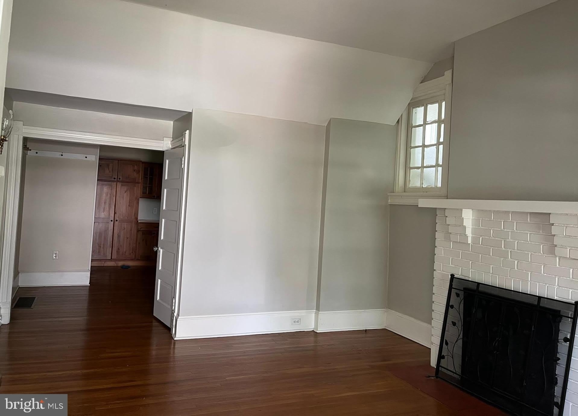 210 GRAYLING Avenue – photo 4