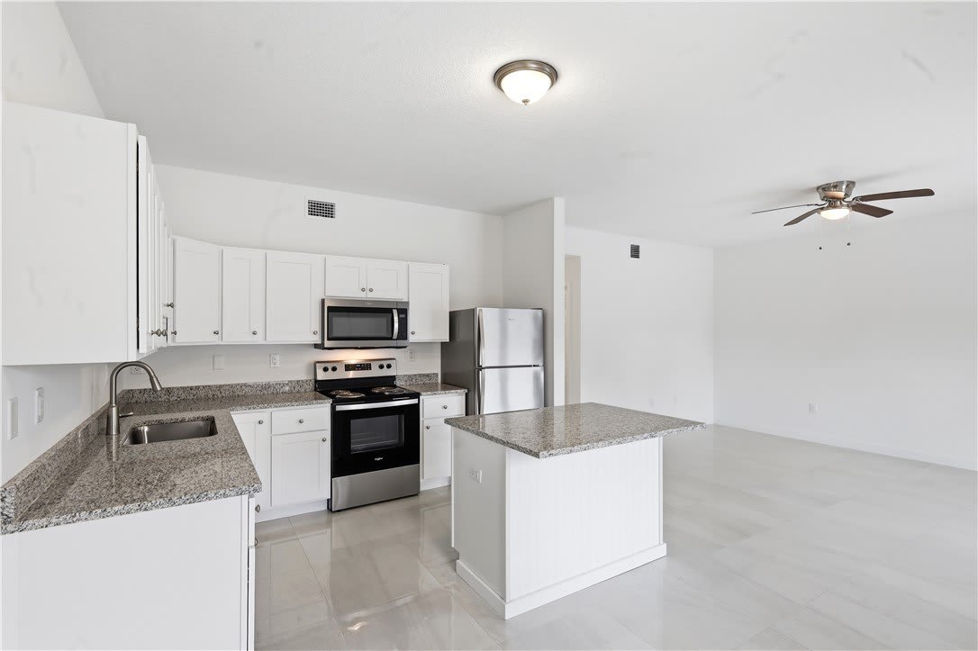 939 19Th Street – photo 4