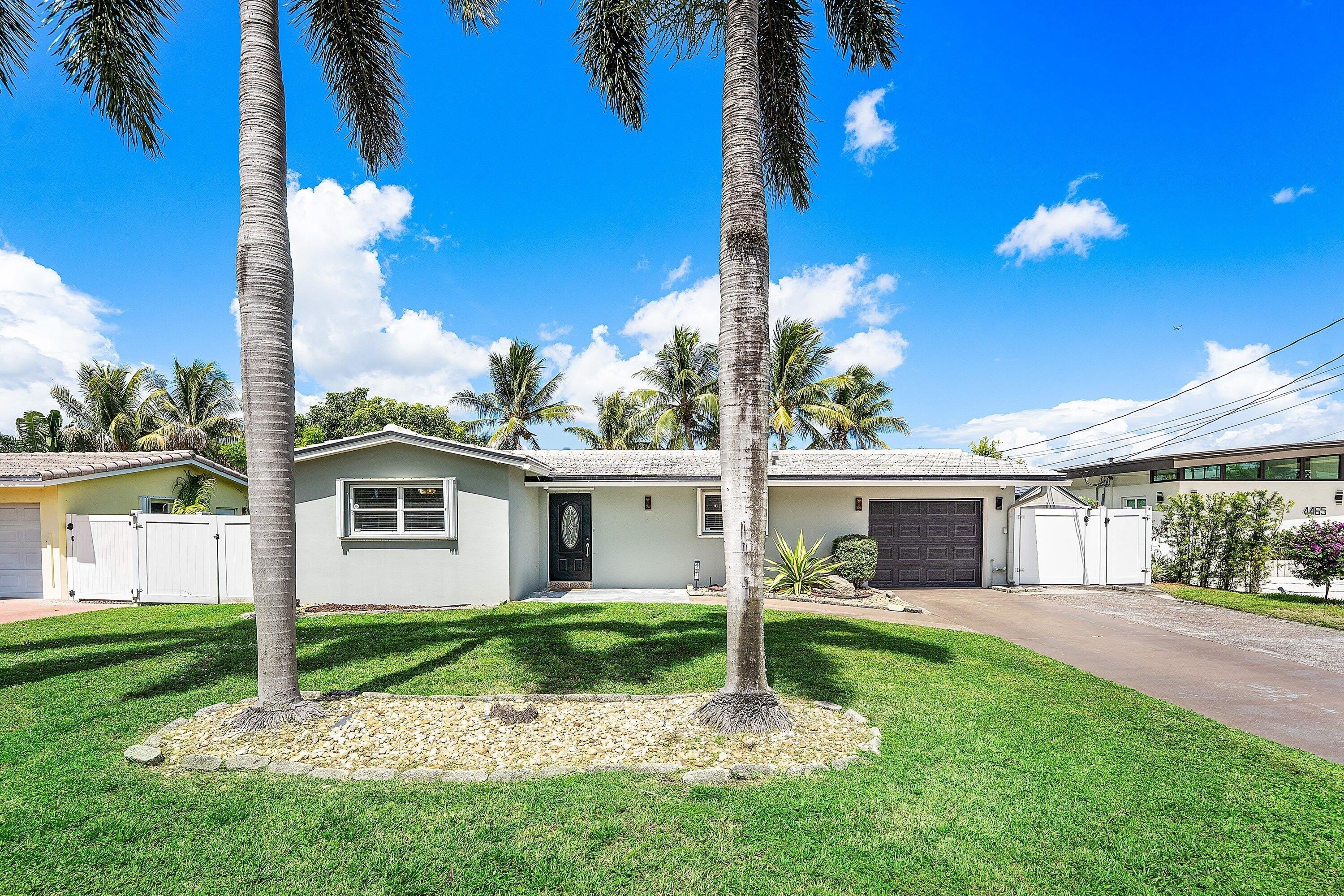 4481 SW 37TH Avenue – photo 1