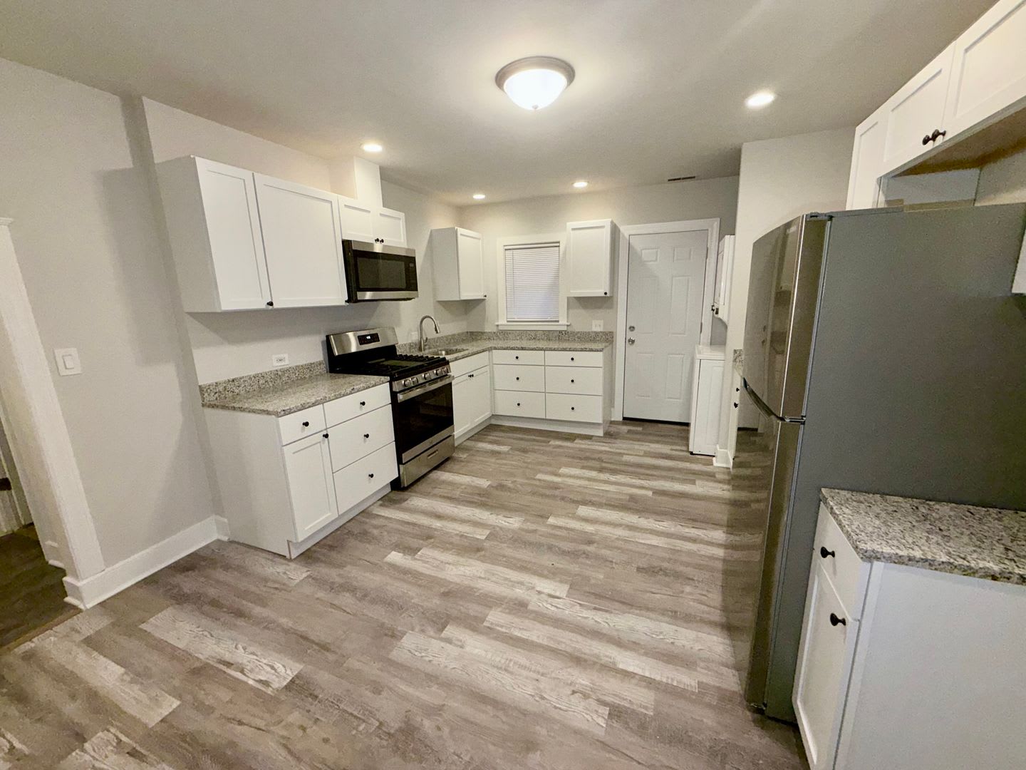 5209 West Lake Street – photo 2
