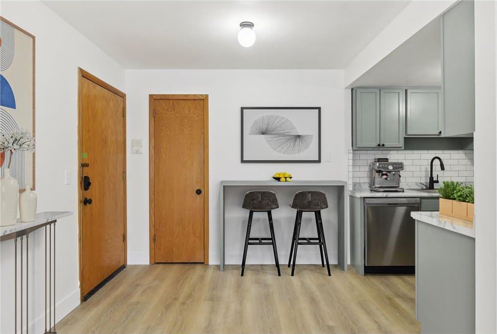 99 E 54th Street – photo 2