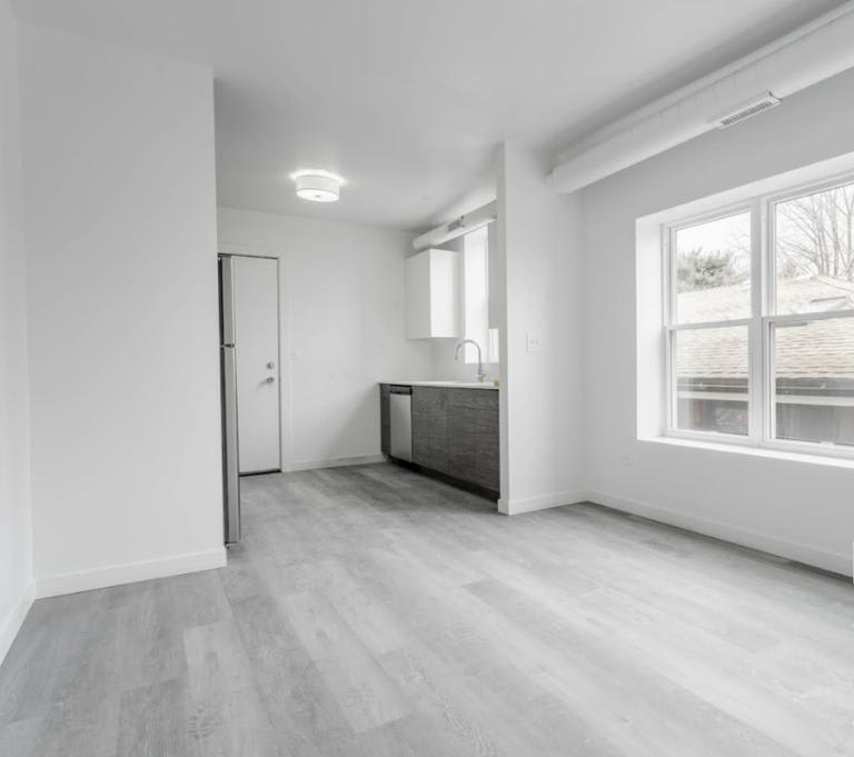 1706 West Glenlake Avenue – photo 4