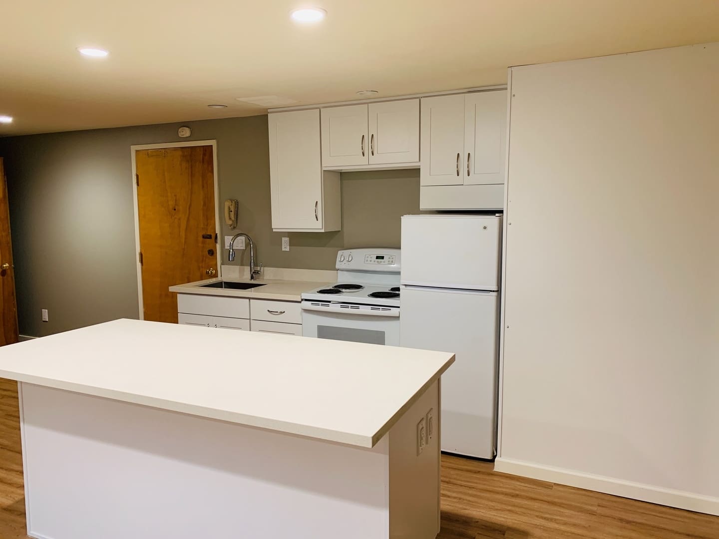 2210 Minor Ave E – photo 3