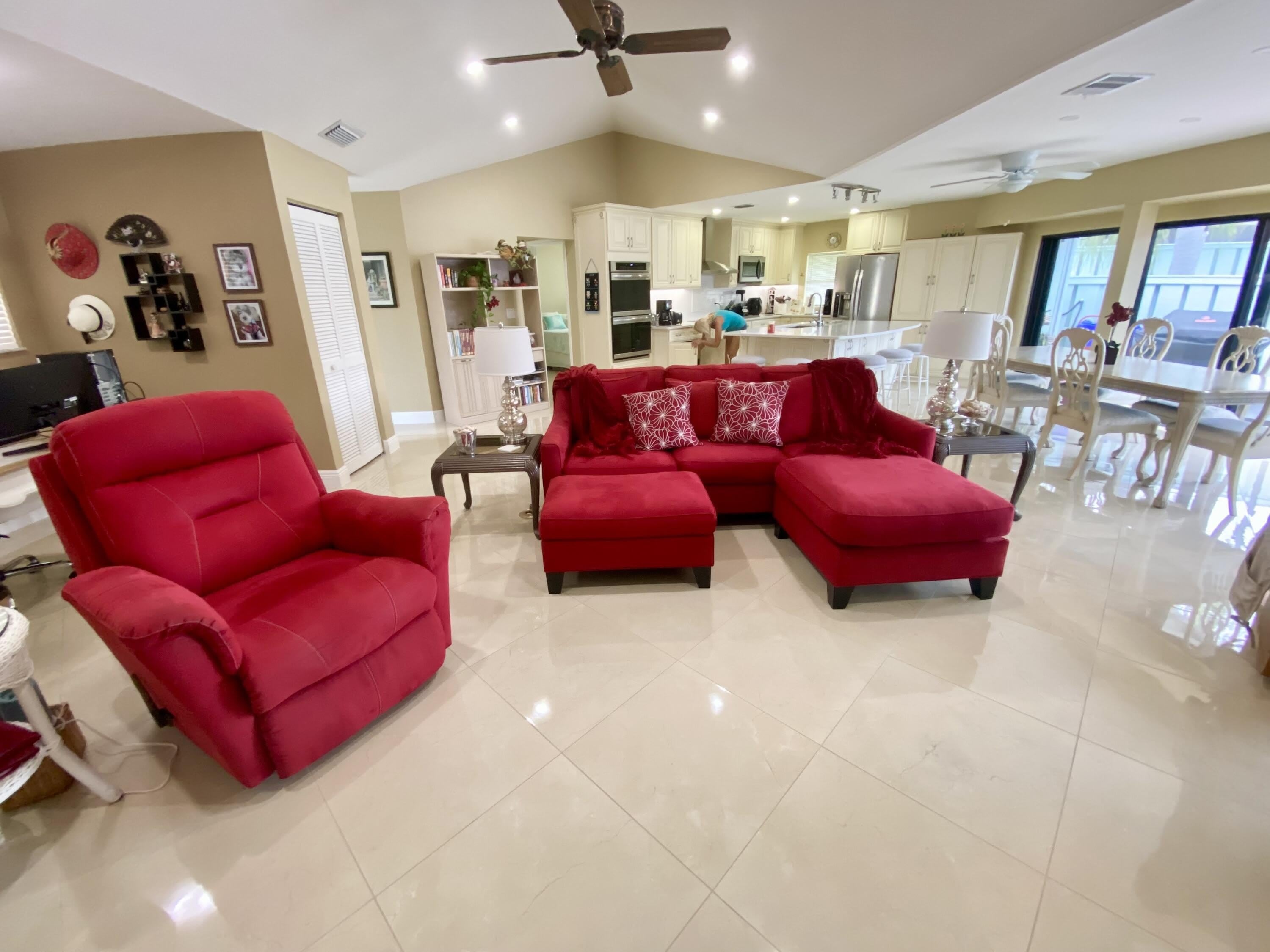 1127 E Seminole Avenue – photo 5