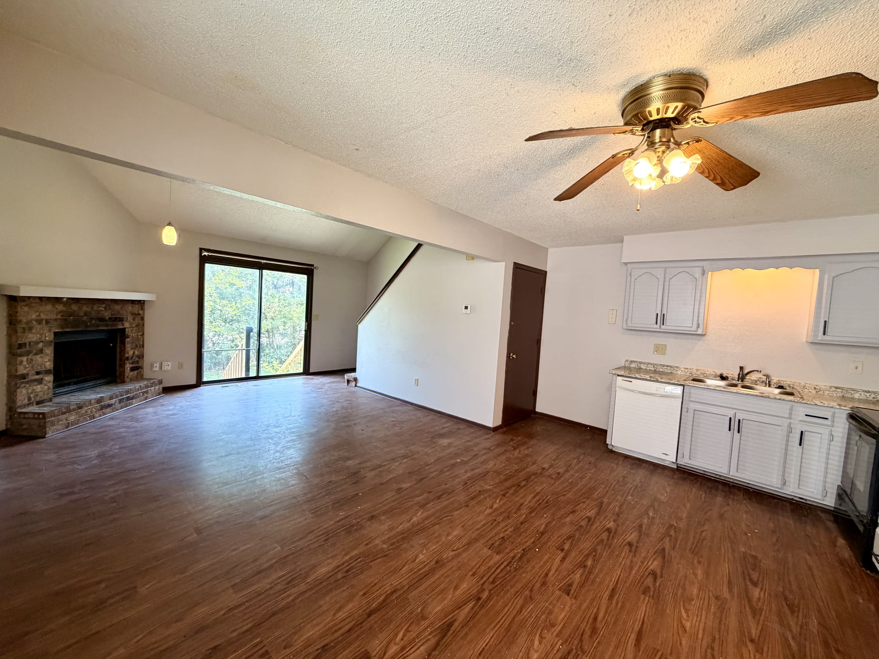 215 Northeast Timbercreek Drive – photo 3