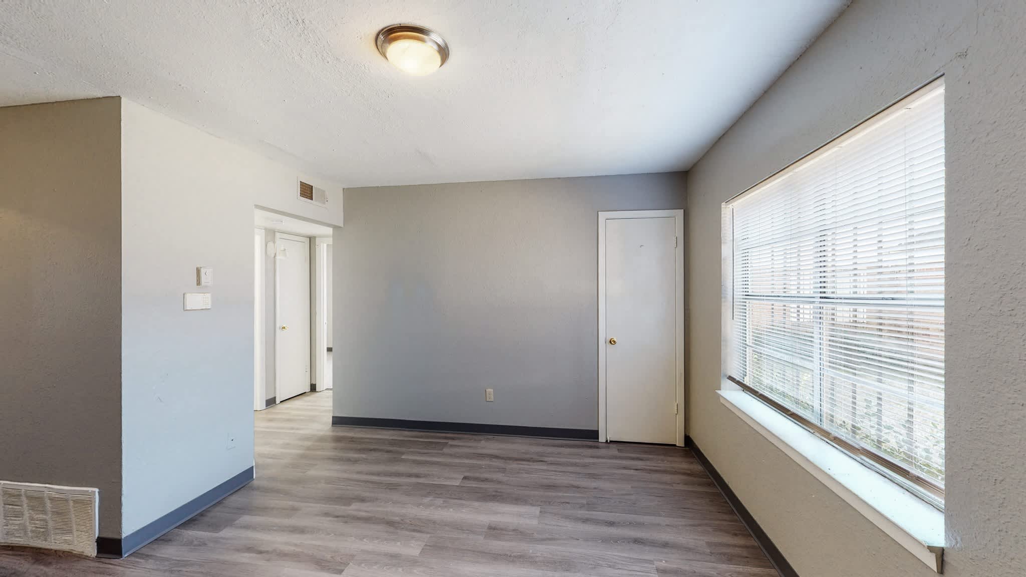 Longview Heights Apartments – photo 4