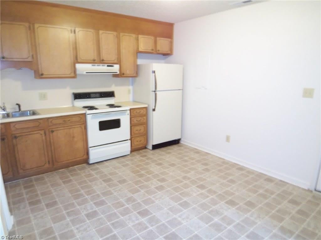 219 Worth Street – photo 4