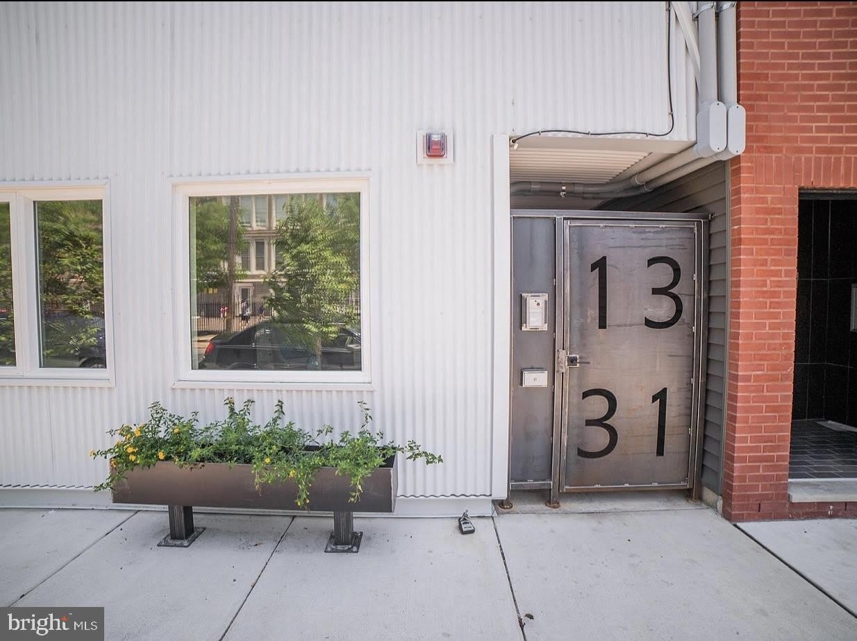 1331 N RANDOLPH Street – photo 3