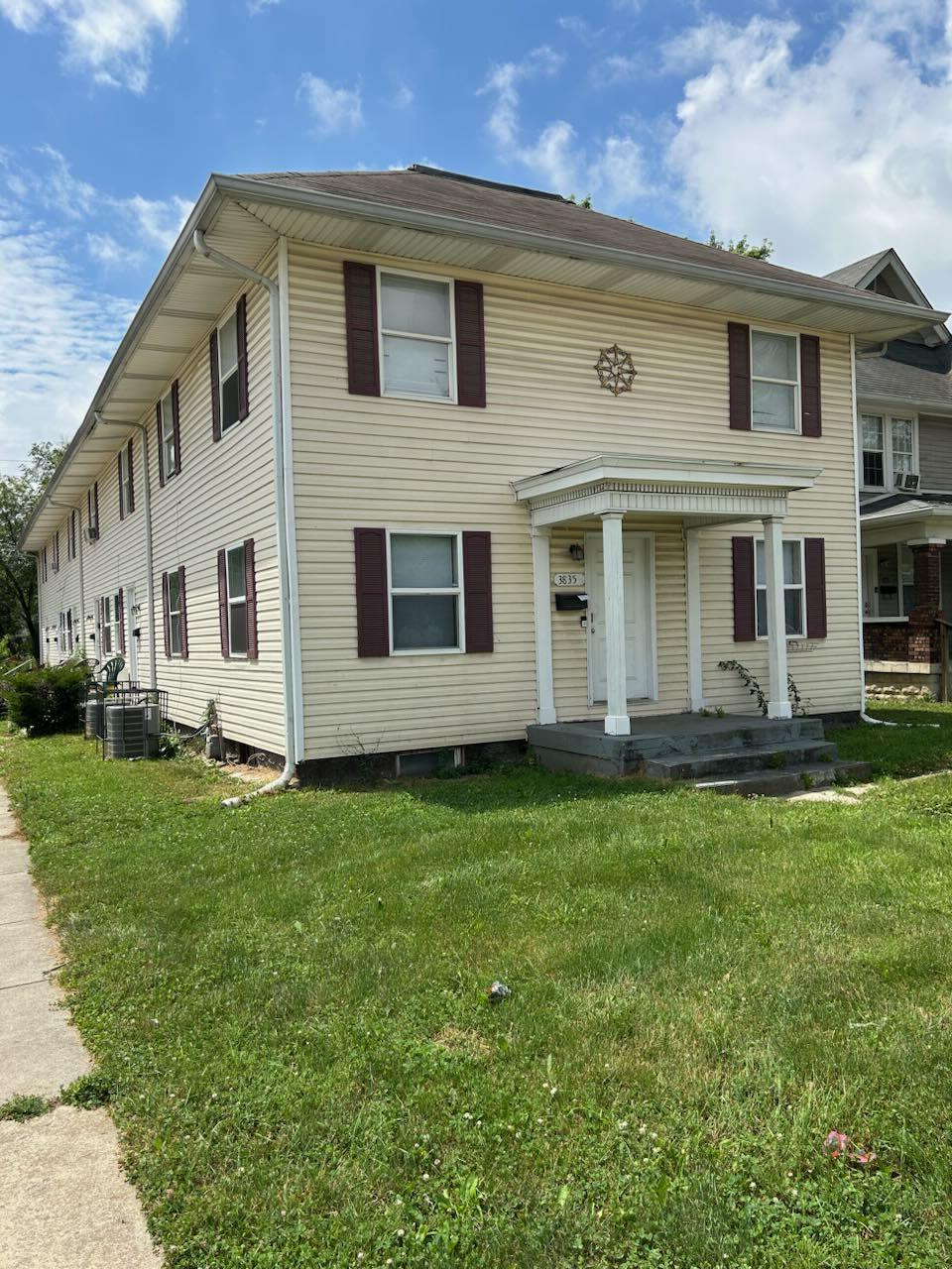 8 South Bradley Avenue – photo 1
