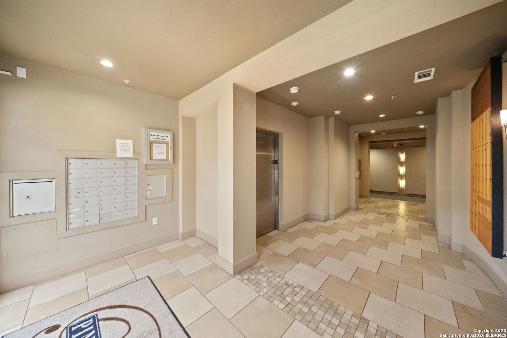 7342 OAK MANOR DR – photo 2