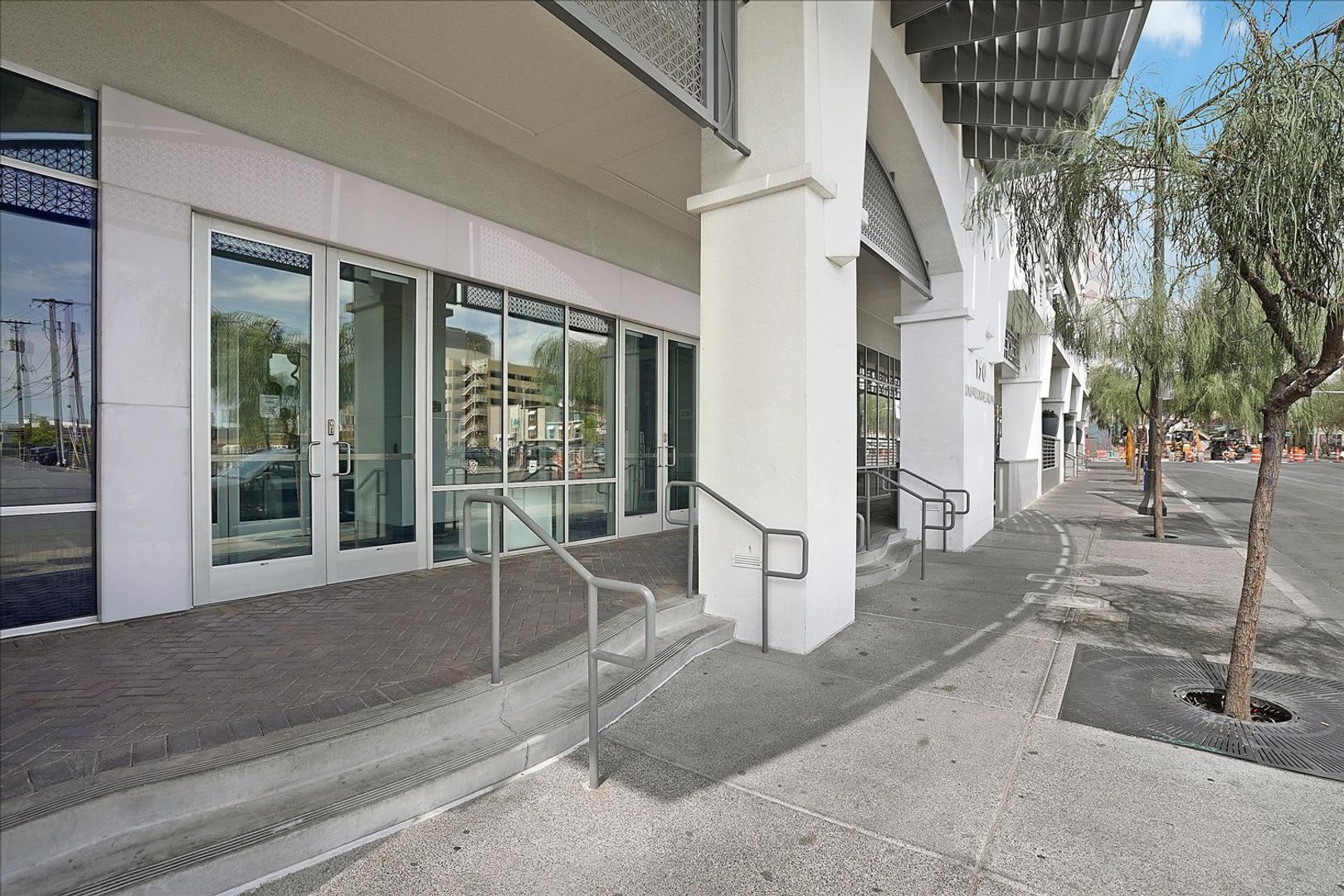 Luxury High-Rise Condo on Downtown Fremont Street! – photo 2