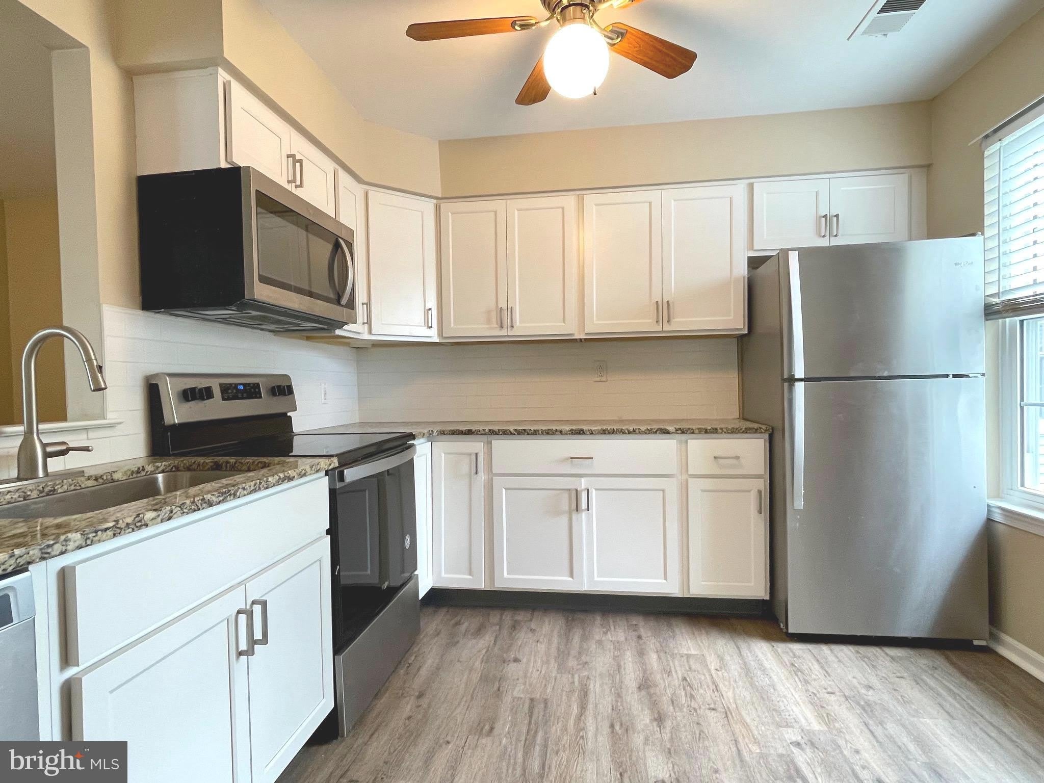 1104 Mews Drive – photo 3