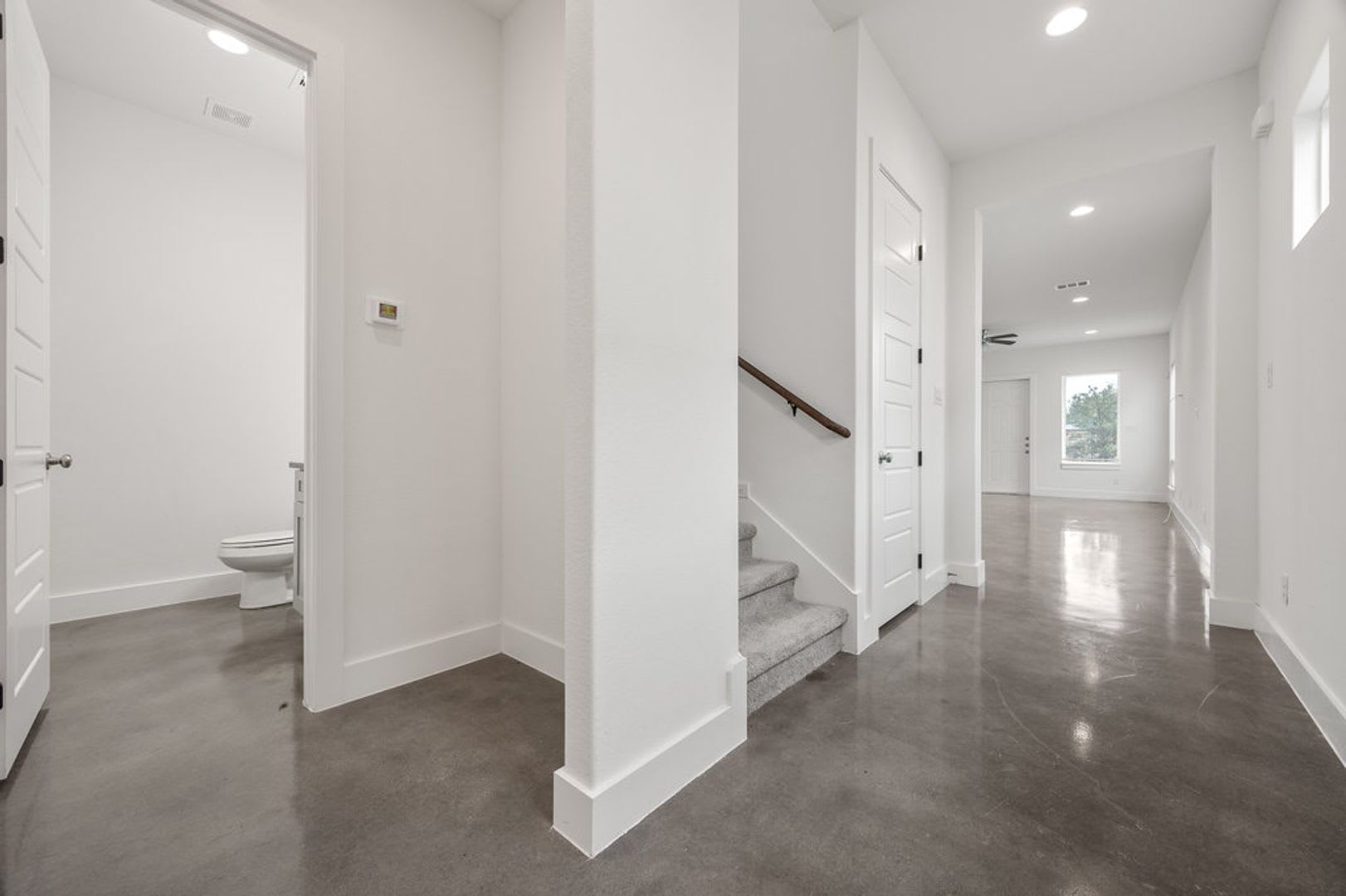 Spacious and Modern Townhome! – photo 4