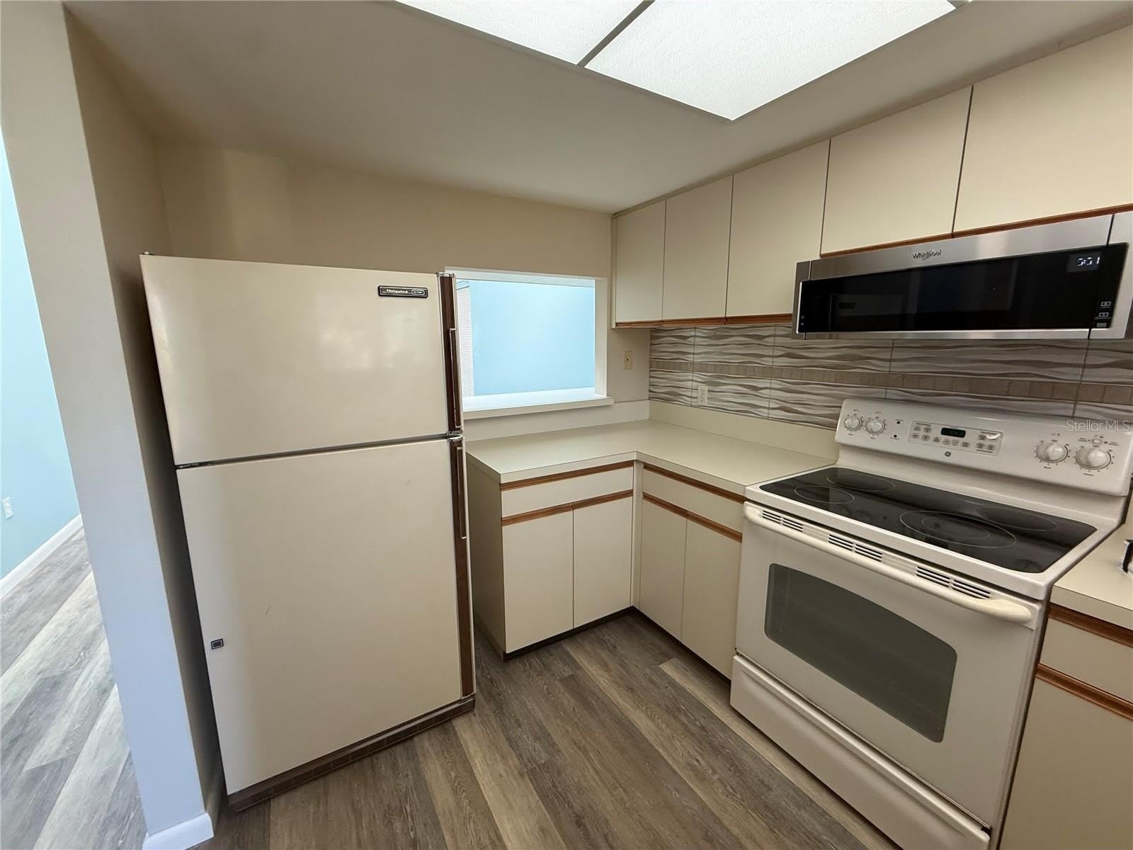 255 FENWICK Drive – photo 5
