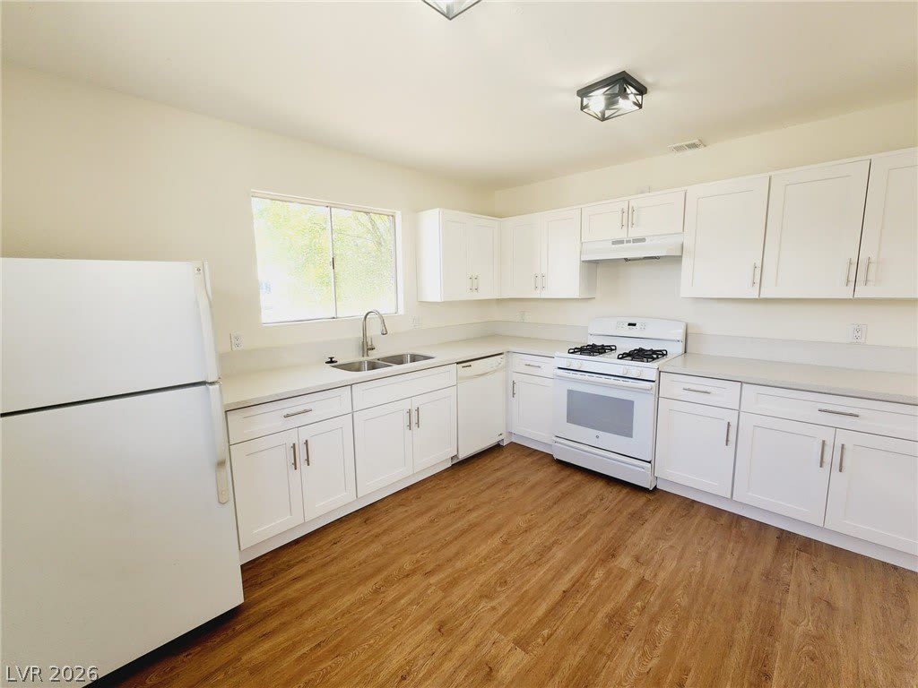 6232 ESPINOSA Avenue – photo 4