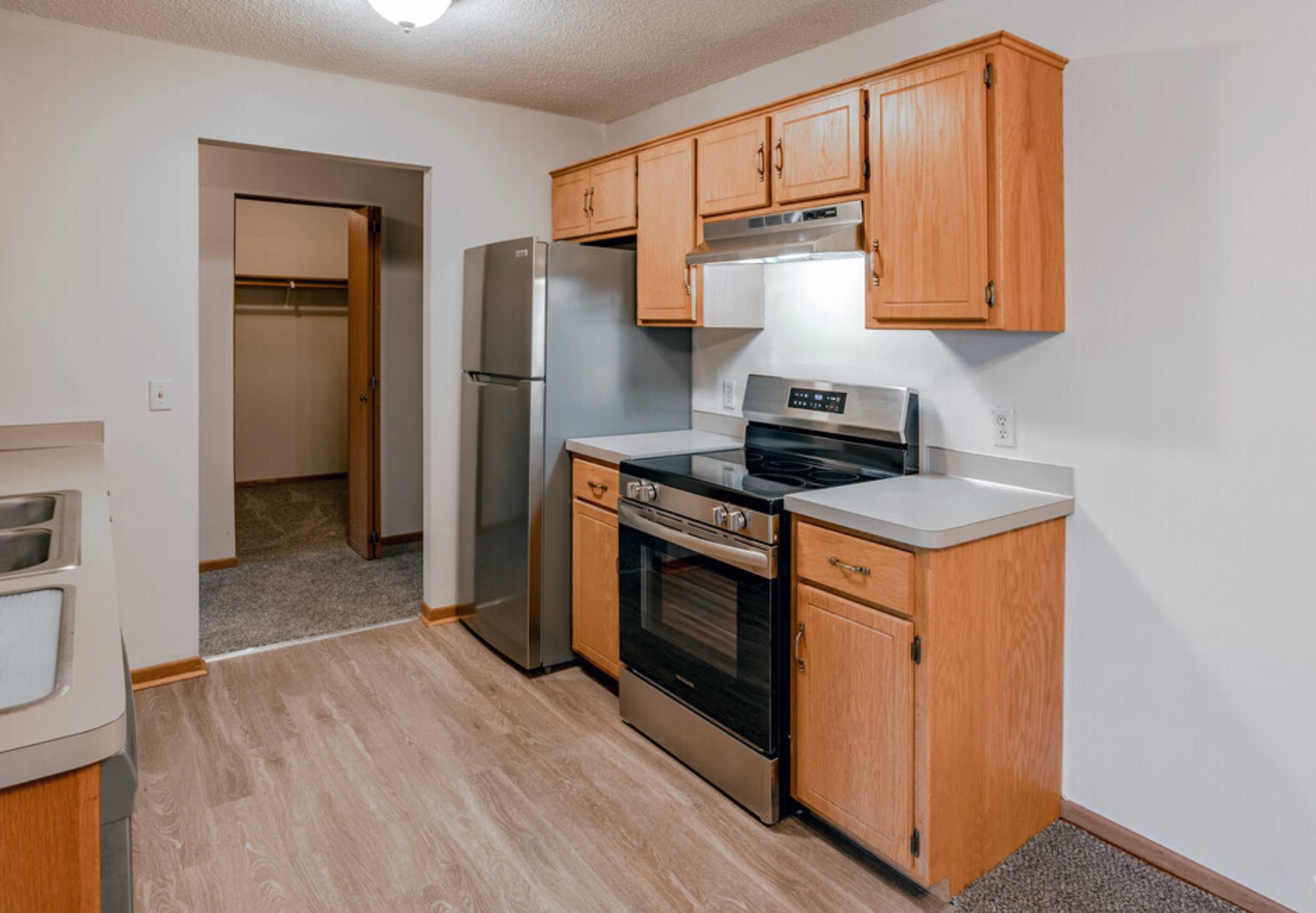 River Ridge Apartments – photo 3