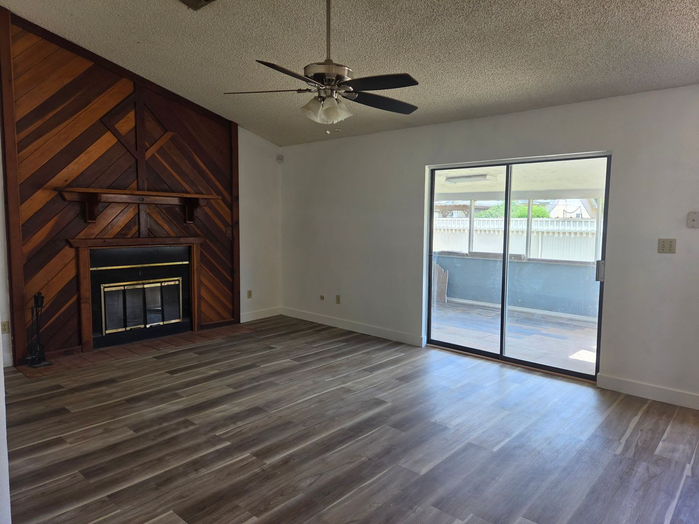 Updated 3 bedroom, 2 bath home – photo 4