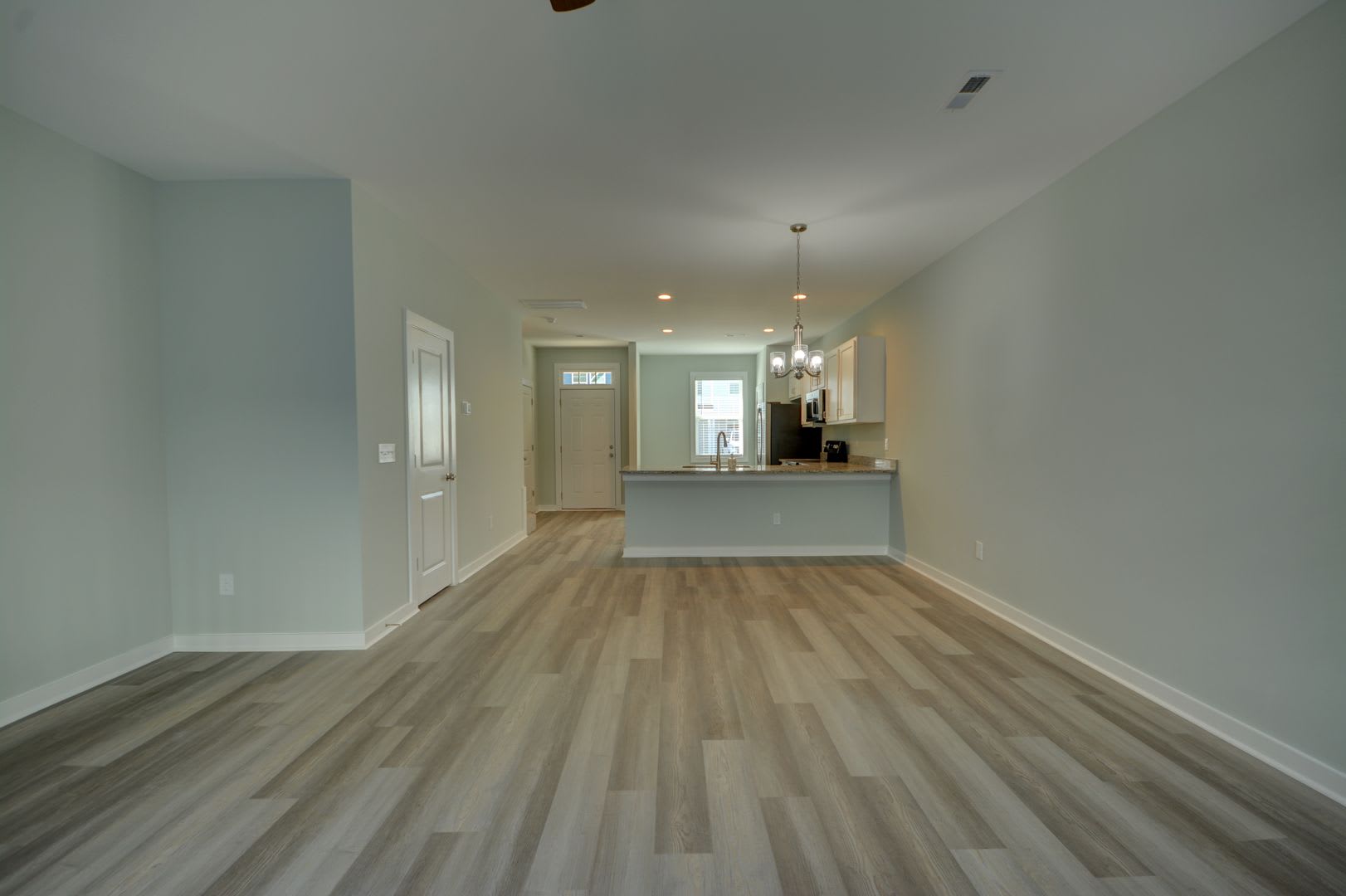 Move In By 8 31 26 August Rent Waived Beachside Village Townhomes 3 Bedroom 3 5 Bath 3 Story Town Home – photo 4