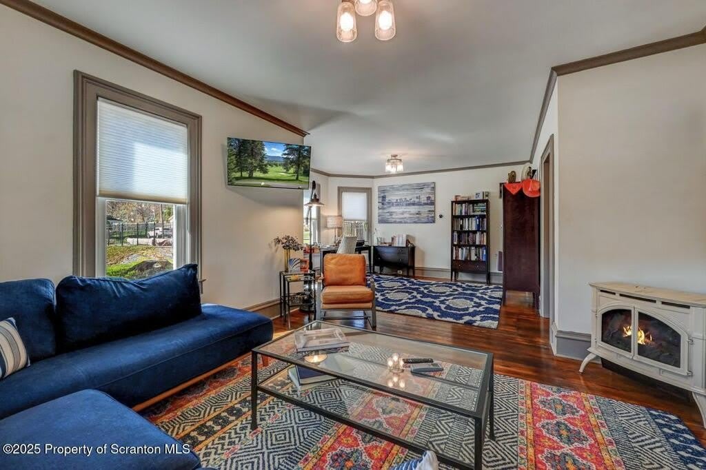 112 Weatherby St – photo 2