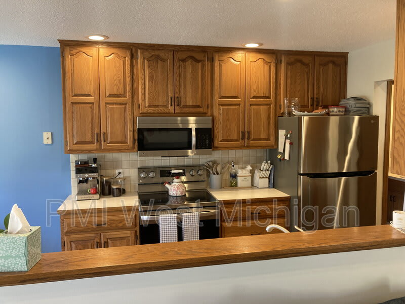 1054 Fairfield Drive – photo 4