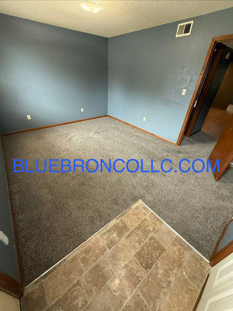 Spacious 1 bedroom second floor apartment for great price – photo 2
