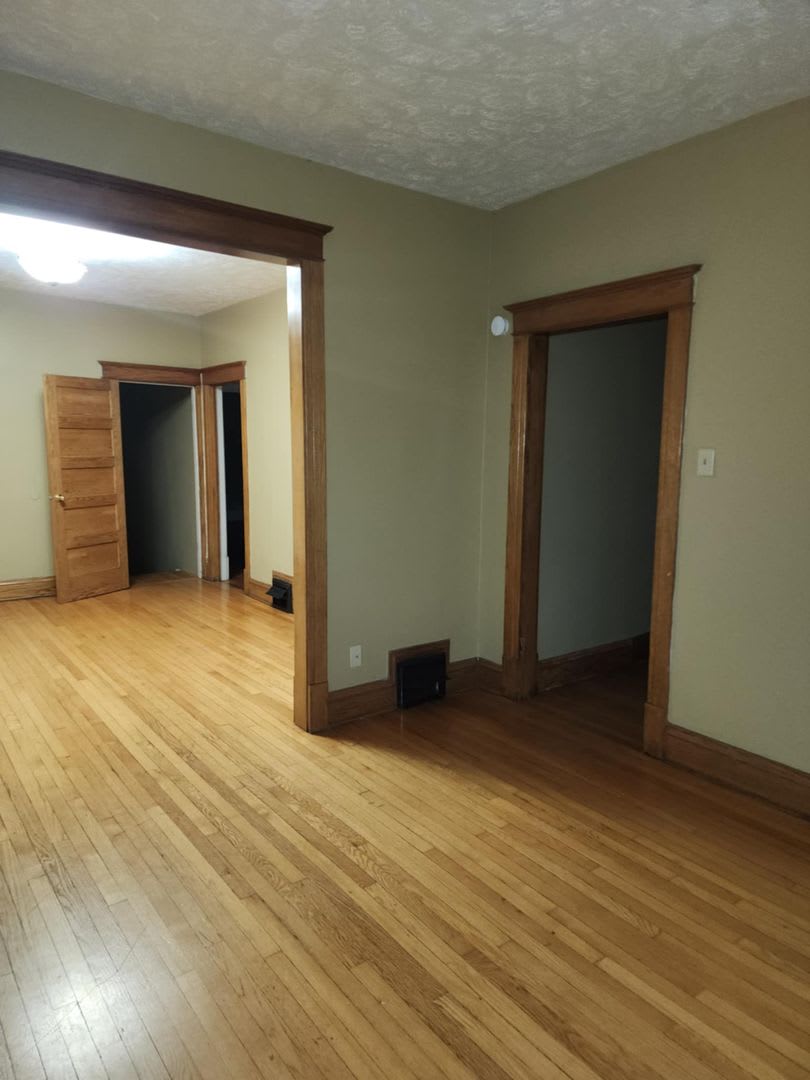 Three Bedroom Villa in Downtown Omaha! – photo 3