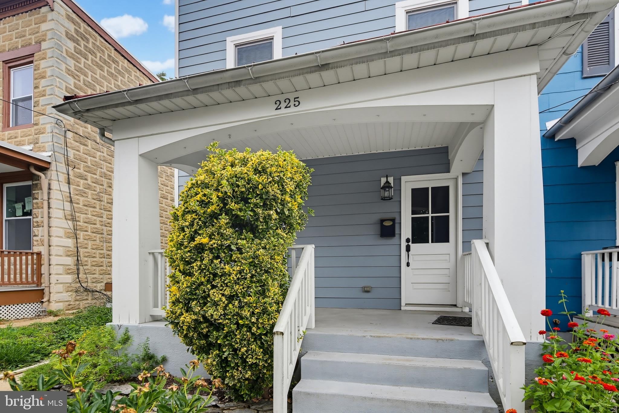 225 5TH Street E – photo 2