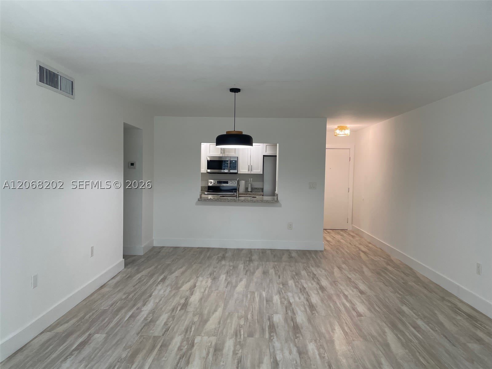 460 W Park Dr – photo 5