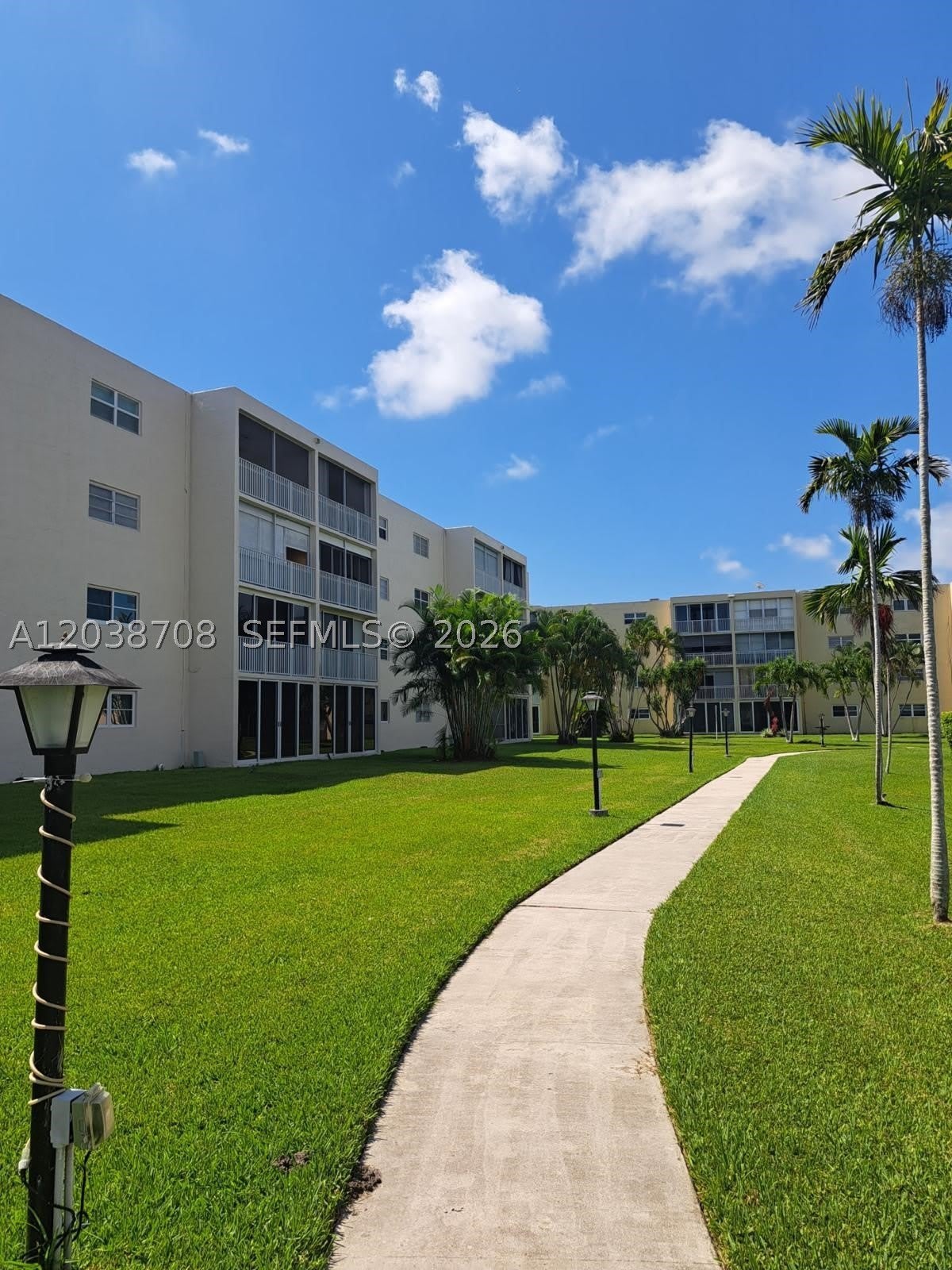 1024 SE 3rd Ave – photo 3