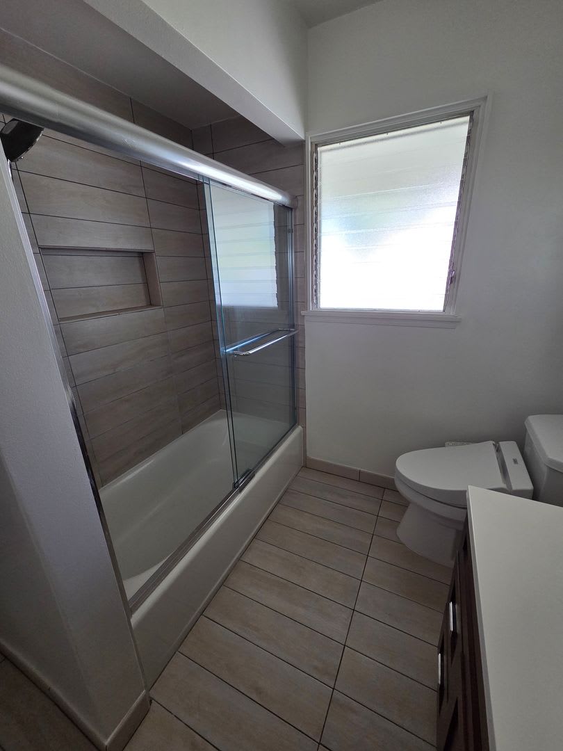 Spacious 3 Bedroom 2 5 Bath Home With Pool Fully Furnished – photo 3