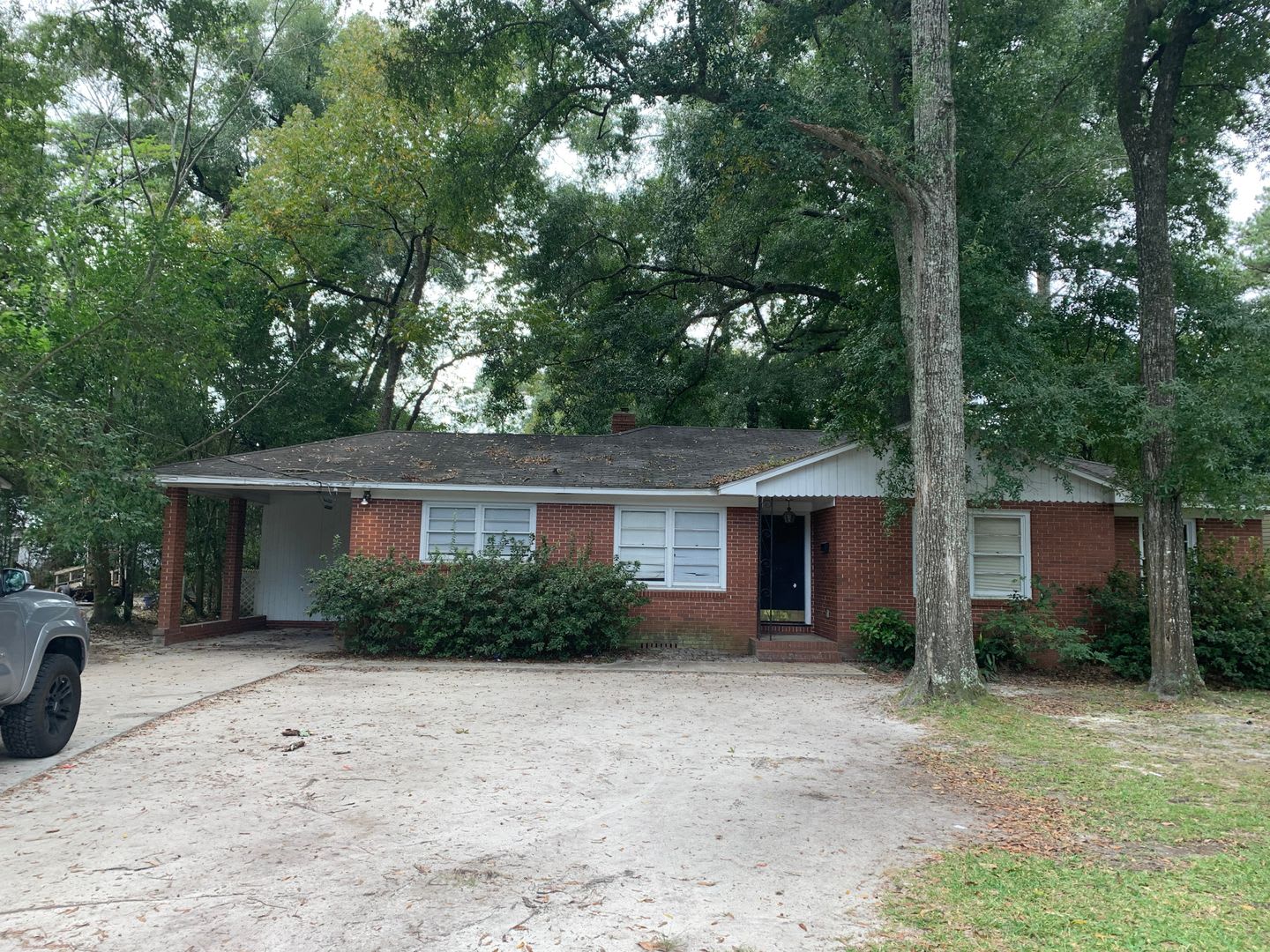 Charming 3-Bedroom, 1.5-Bathroom Brick Rental Home Near VSU & SGMC – Valdosta, GA – photo 1