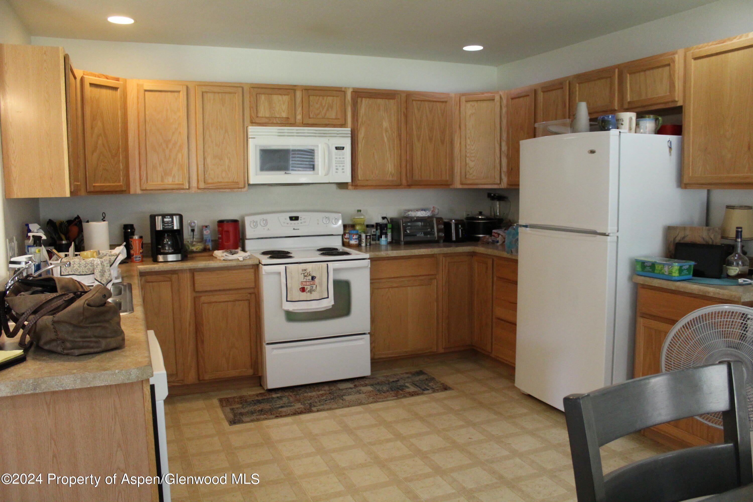 2474 Pioneer Way – photo 3