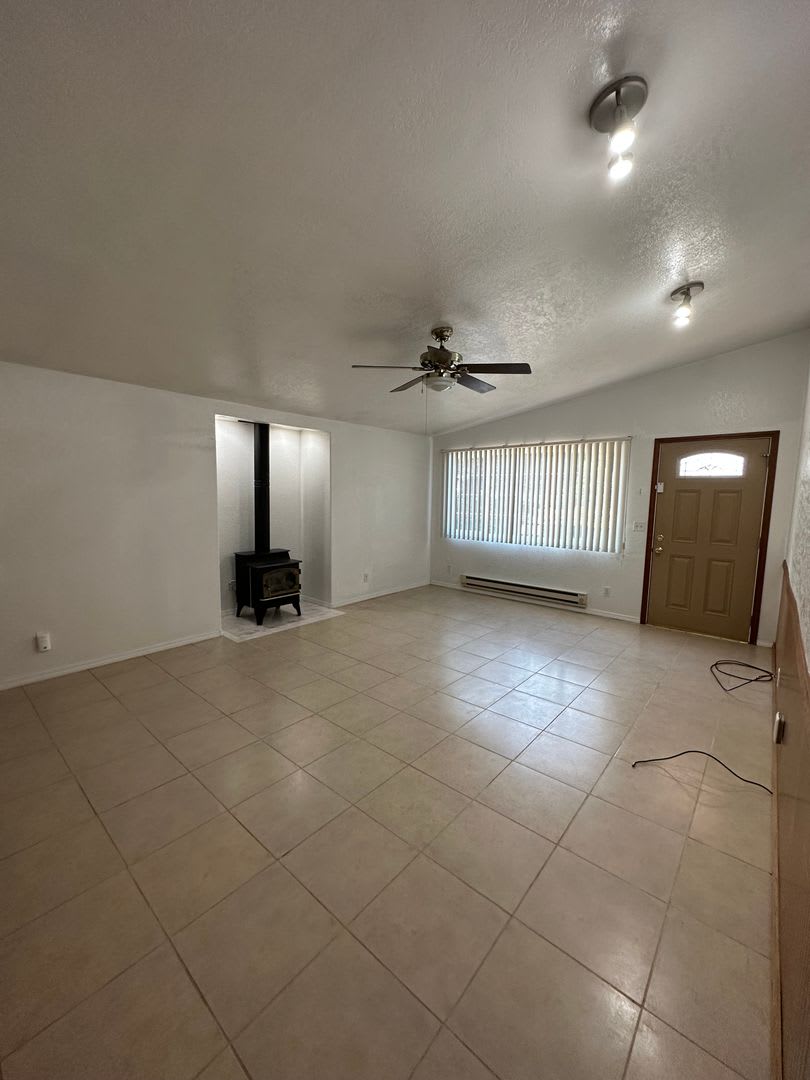 Coos Bay 3 bedroom home – photo 3
