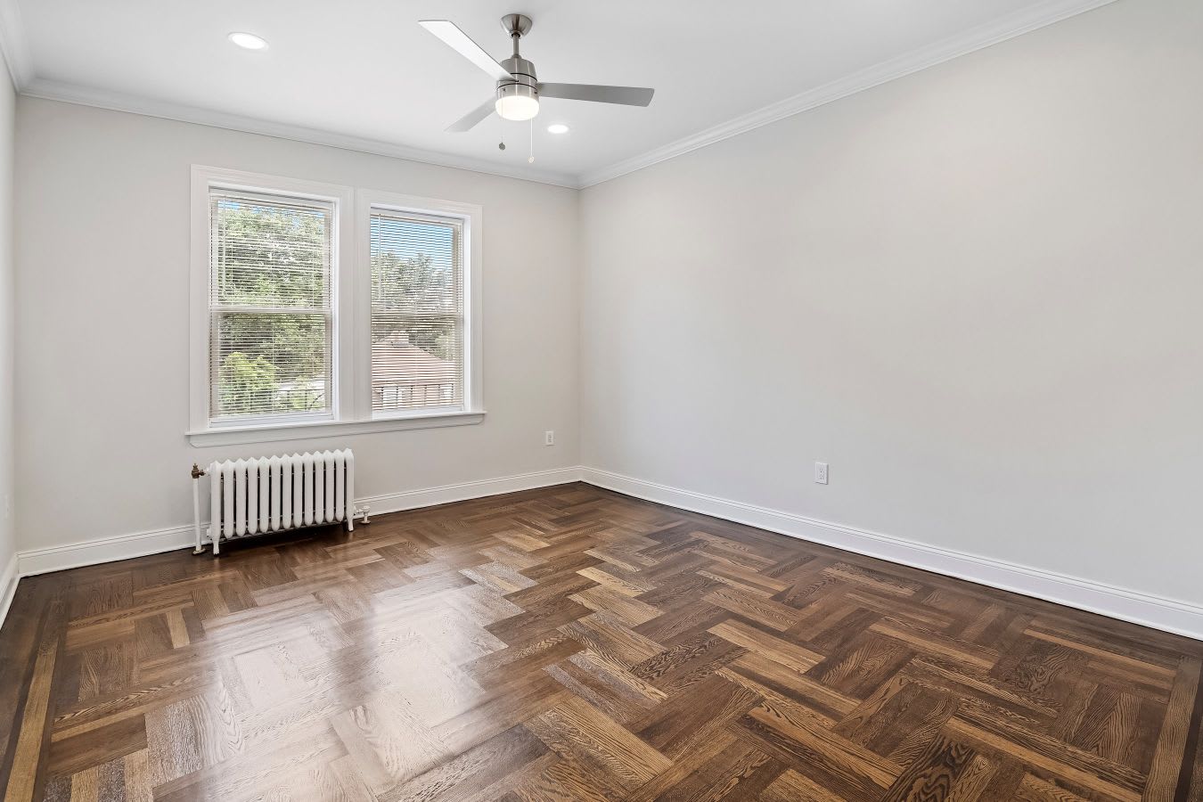 28 Gates Avenue Apartments – photo 2