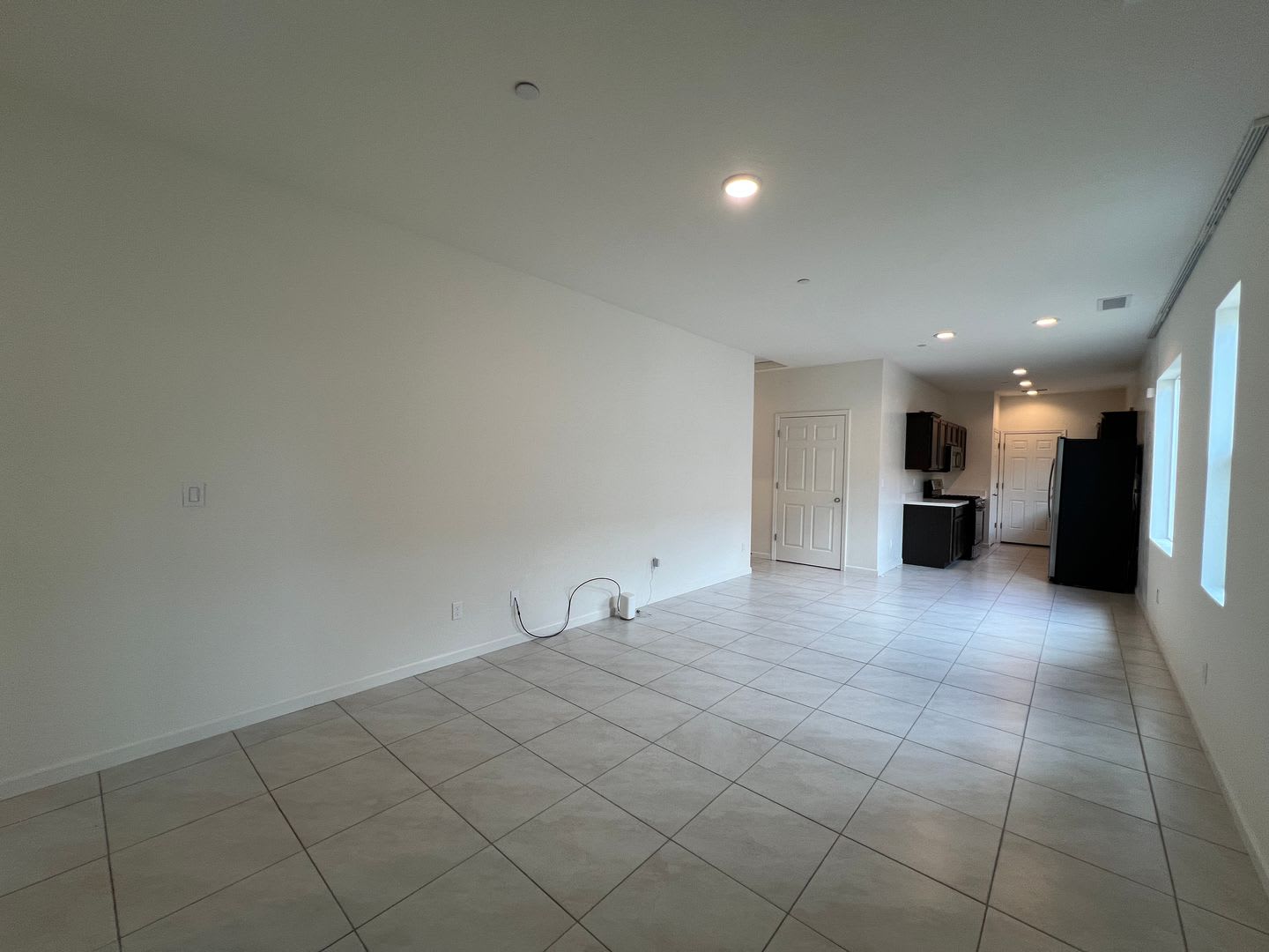 500 Off The First Month S Rent – photo 3
