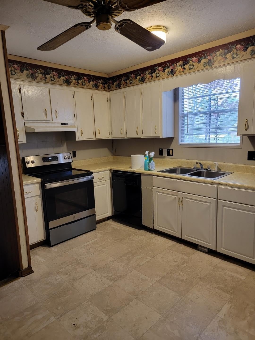 2531 Crosscreek Road – photo 4