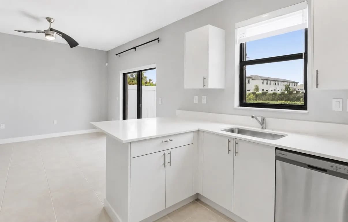 20478 Nw 4Th Ave – photo 5