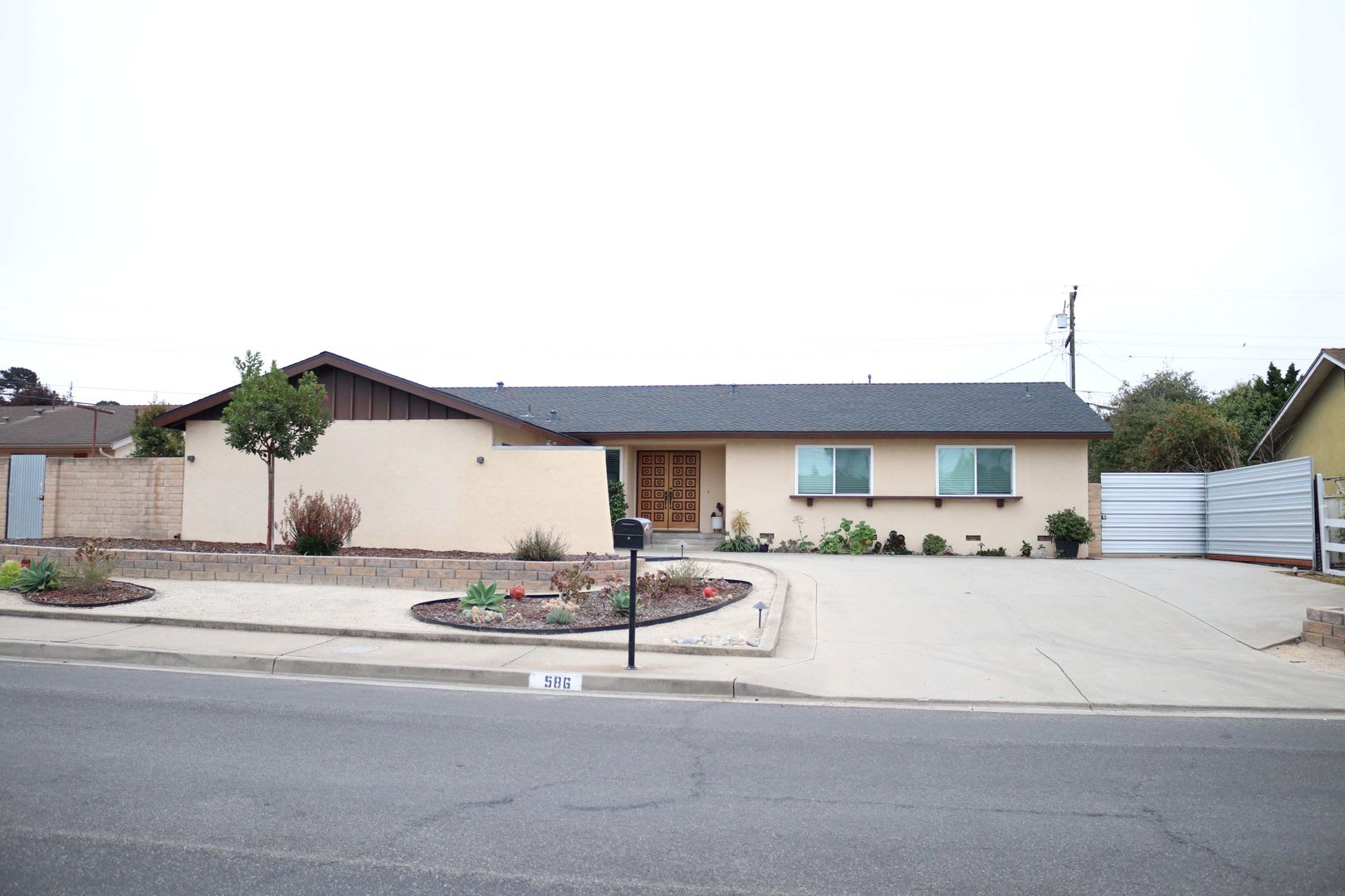 Spacious 4-Bed, 2-Bath Home Nestled In A Peaceful Santa Maria Neighborhood – photo 1