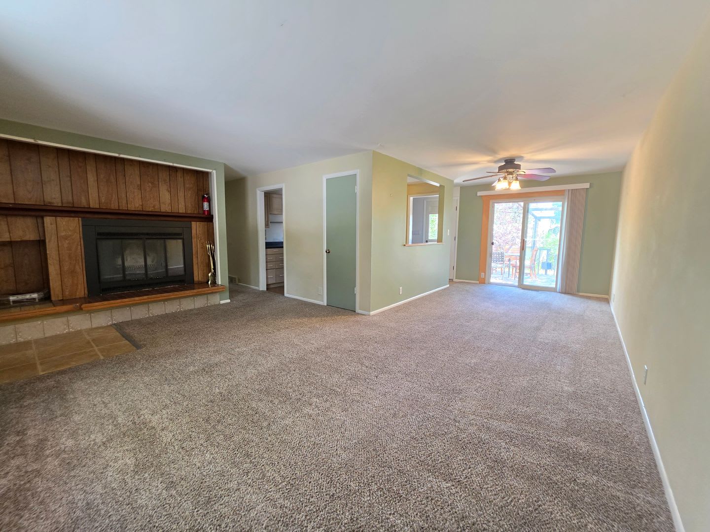 *AVAILABLE NOW* 5-Bedroom Home with Finished Basement, Large Backyard & Attached Garage – photo 2