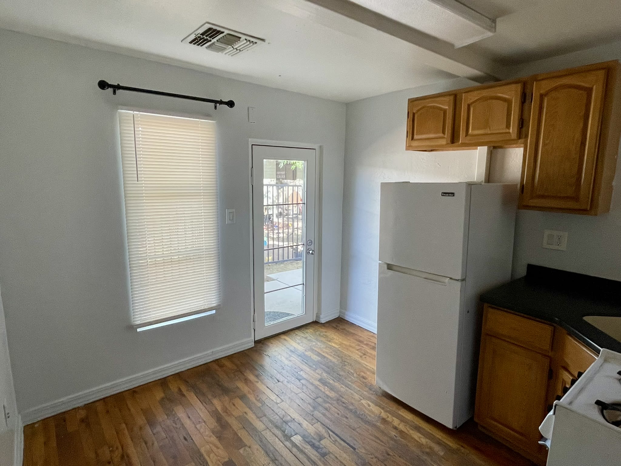 1216 W. Roosevelt Street #2 – photo 2