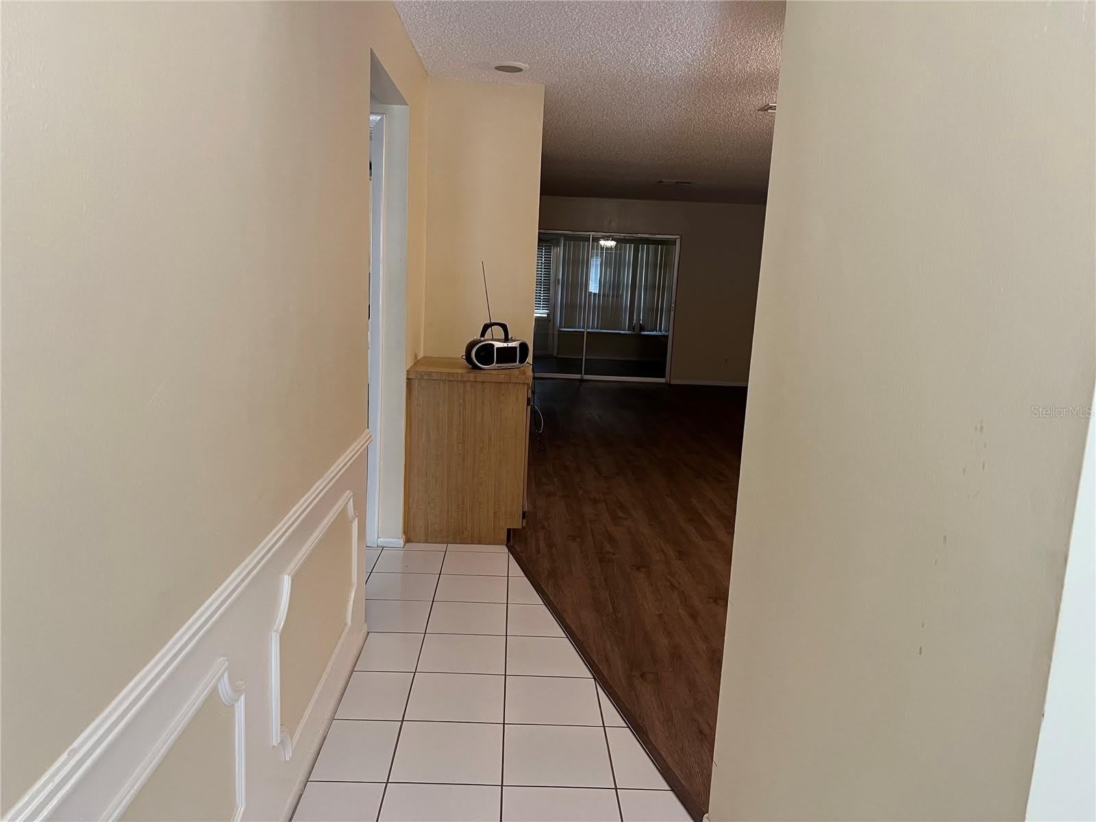 2225 LARK Circle W – photo 2