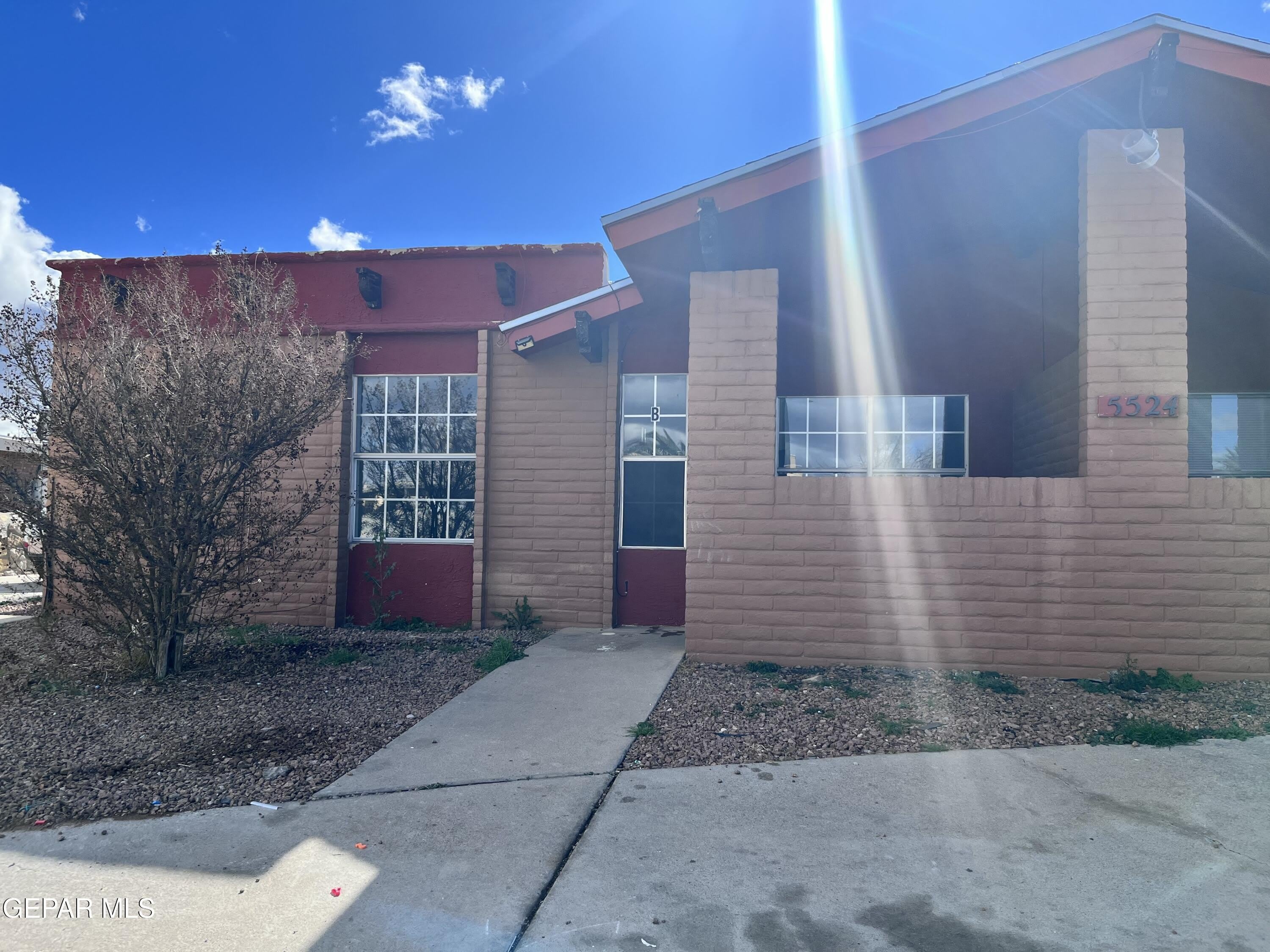 5524 Oakbriar Circle – photo 1