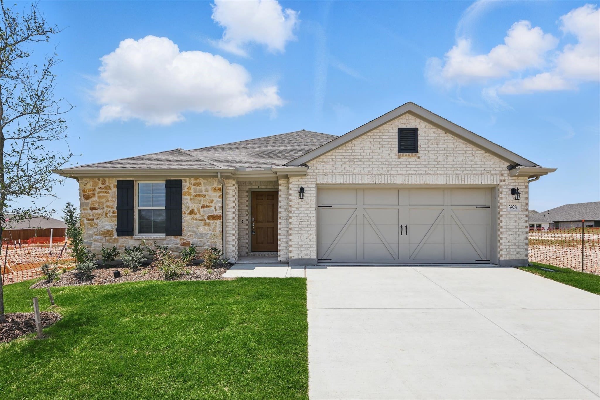 3928 Malachite Drive – photo 2