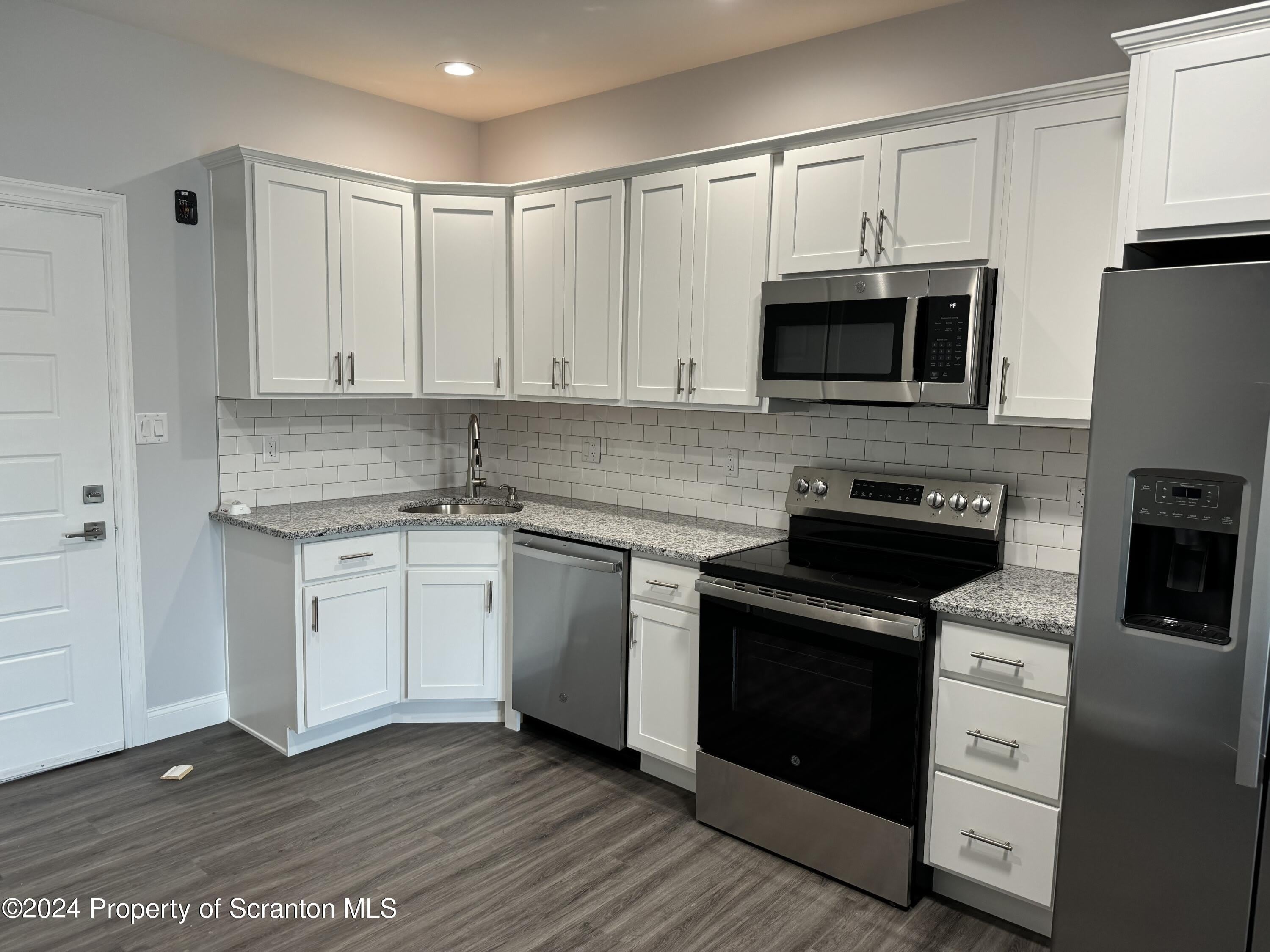 216 Circle Drive – photo 3
