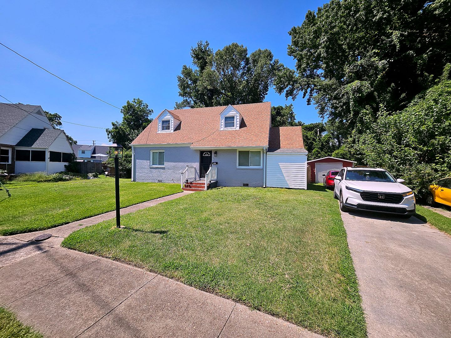 Beautifully Renovated 4 Bedroom Home In Norfolk – photo 3