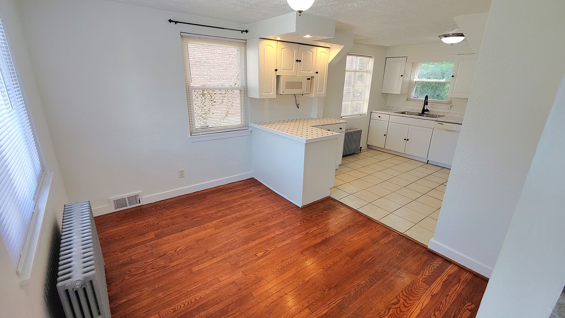 Recently Updated Cozy 3Bd 1Ba Single Family Home Available In Brentwood – photo 3
