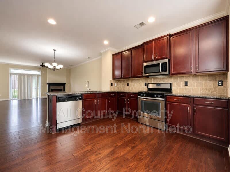 4905 Hudson Square – photo 3