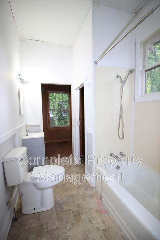 1822 Exeter Avenue – photo 5