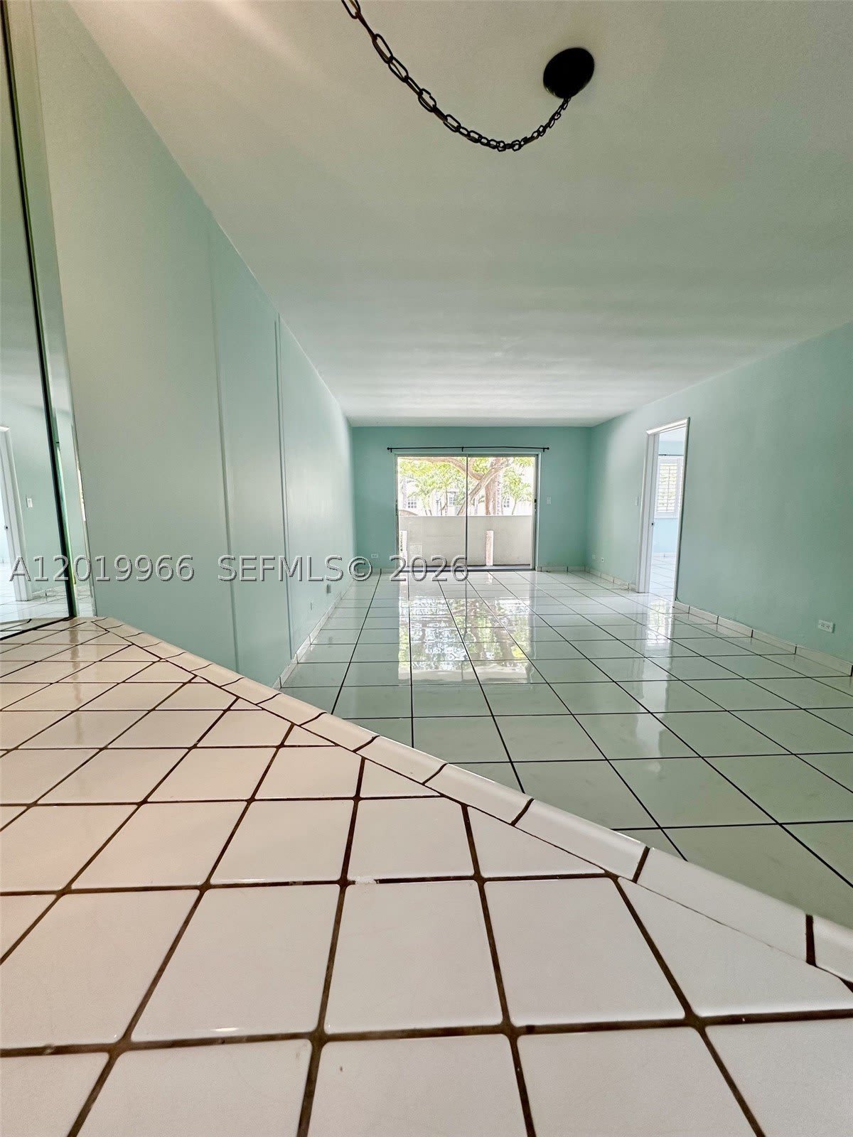 300 Galen Dr – photo 2